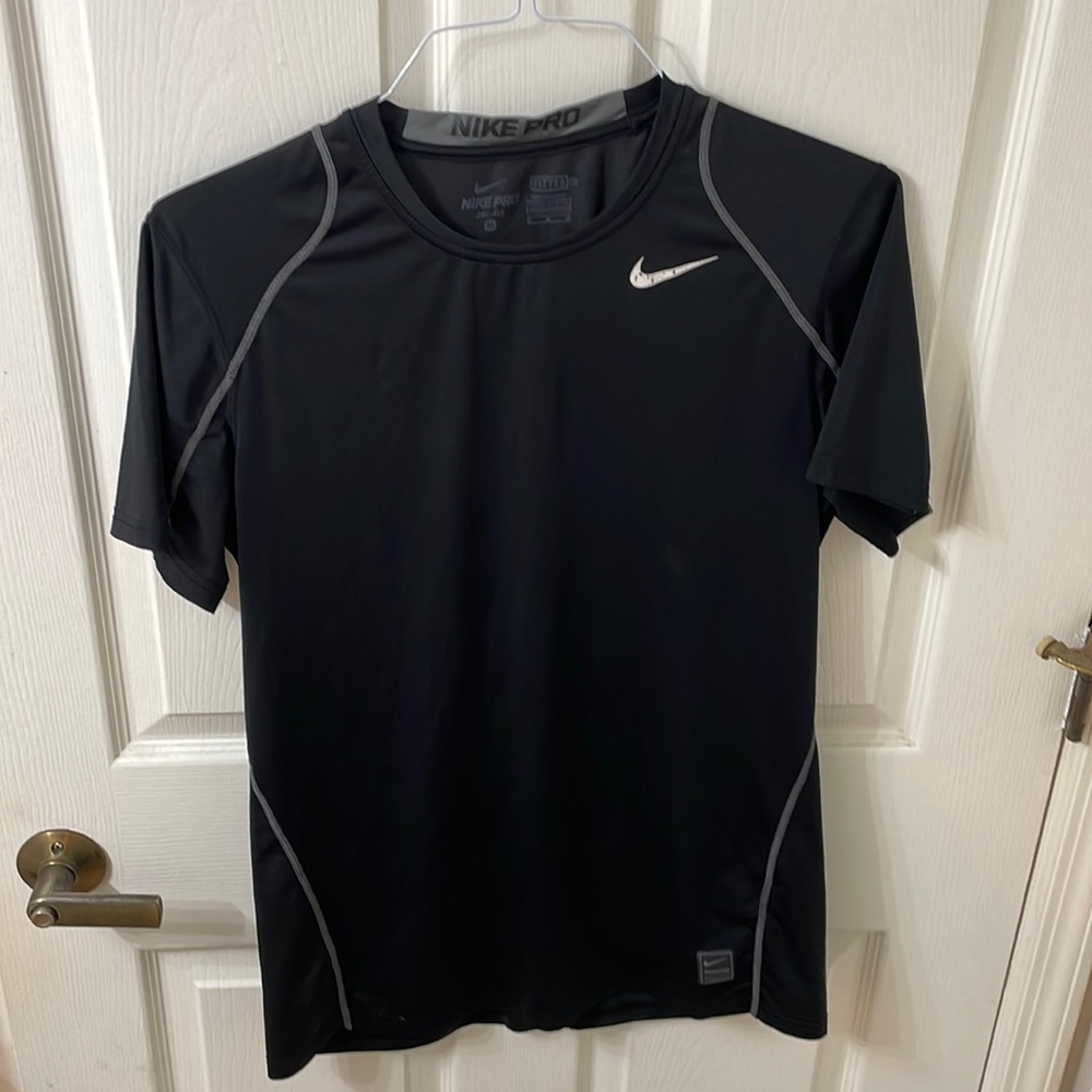 Nike pro drifit shirt fitted medium
